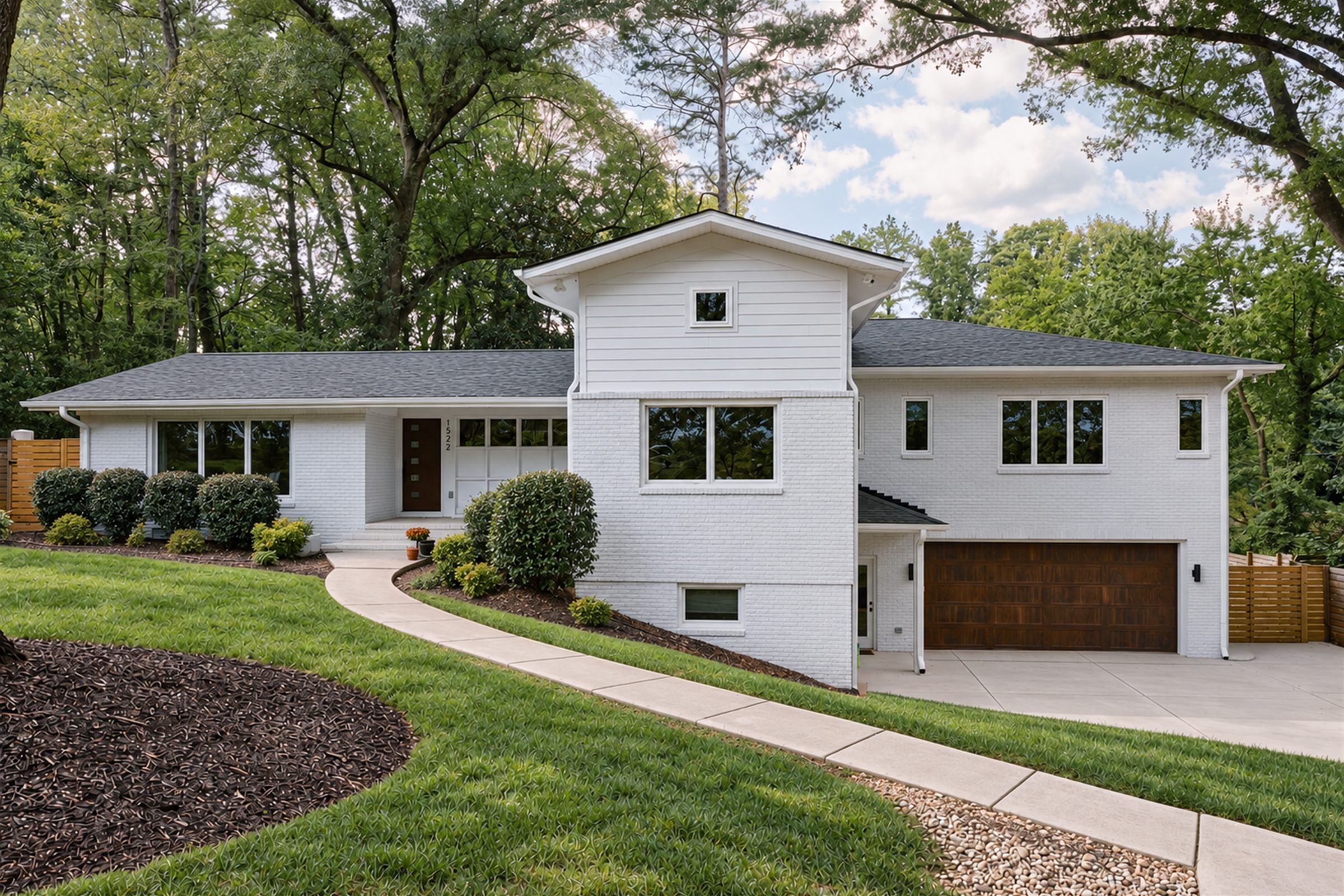 Lansdowne Mid-Century Home Addition in Lansdowne, Charlotte, NC: Two-level addition and kitchen renovation by Revival Construction